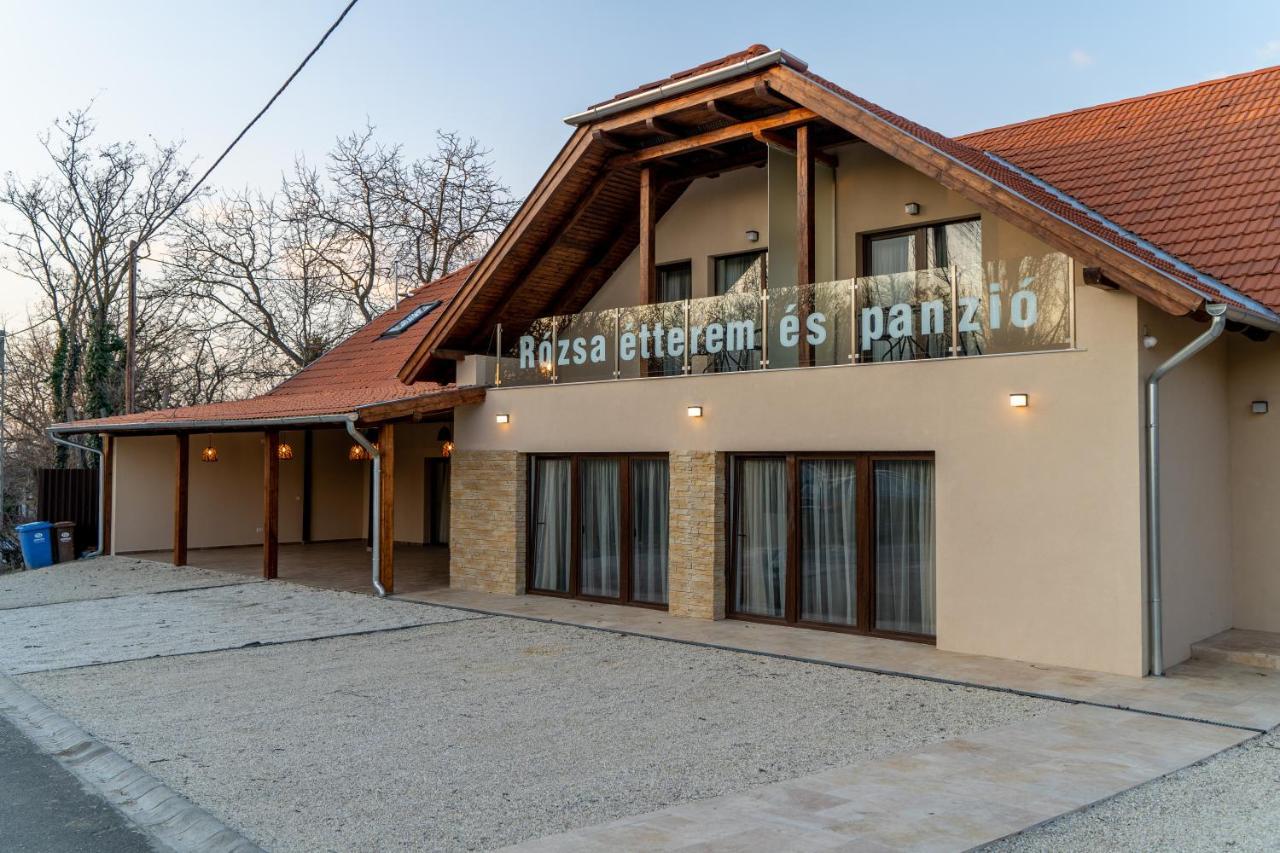 Bed and Breakfast Rozsa Etterem & Panzio Pécs Esterno foto